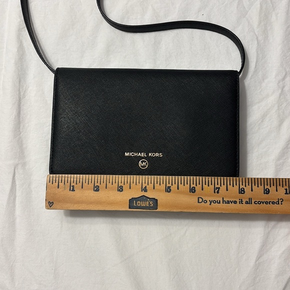 Michael Kors Black Saffiano Leather Bag with removable strap - Picture 2 of 9